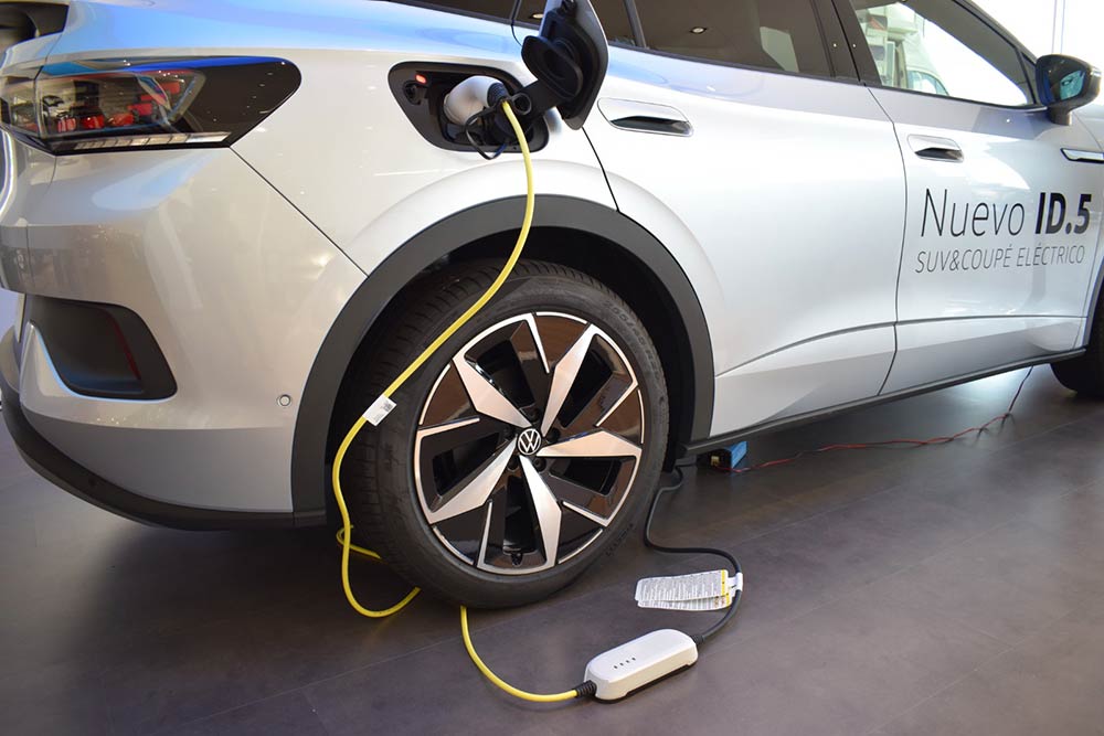 Accesorios originales Volkswagen · Cargador para coche eléctrico